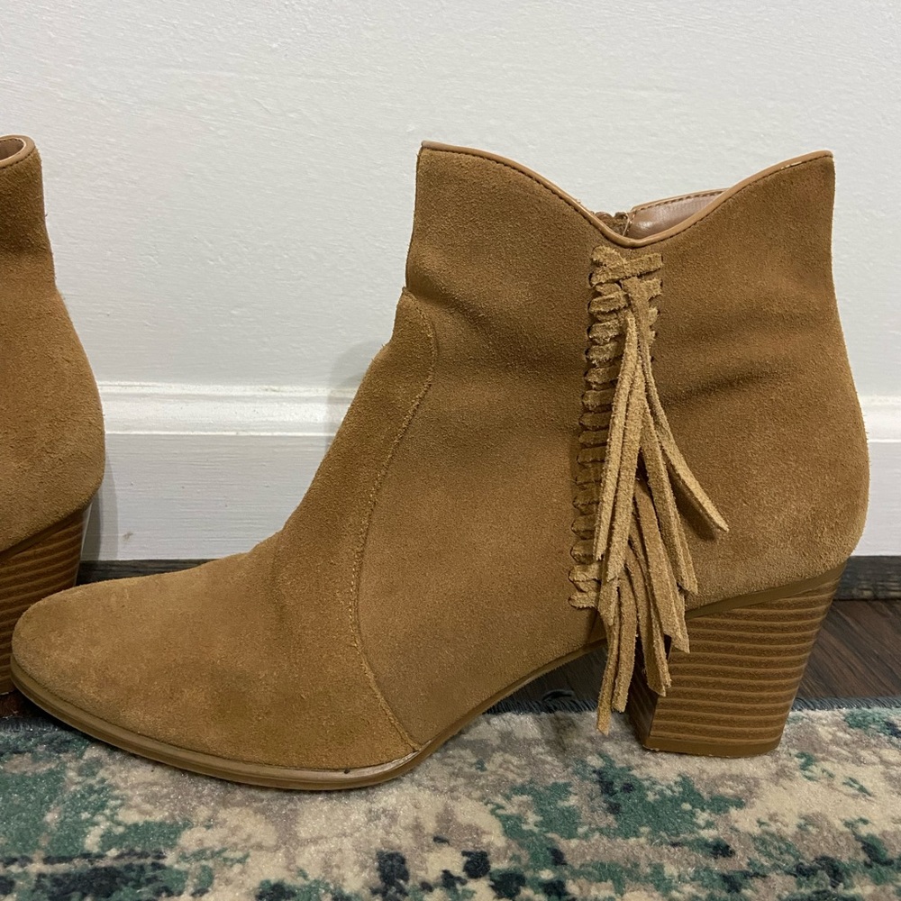 Bass suede booties with heel